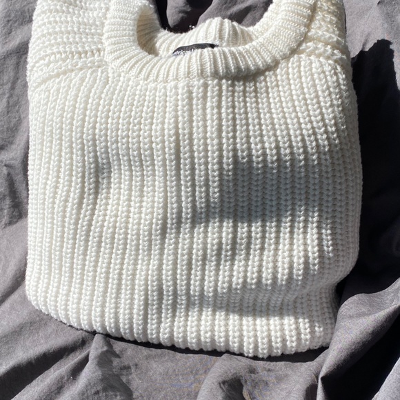 PRICE IS FIRM!American Apparel Women's Cropped White Pullover Crew Neck Sweater - Picture 9 of 16